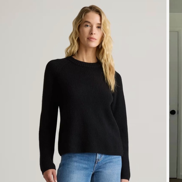 Quince Sweaters - Quince Women's Classic Black Crew Neck Sweater 100% mongolian cashmere